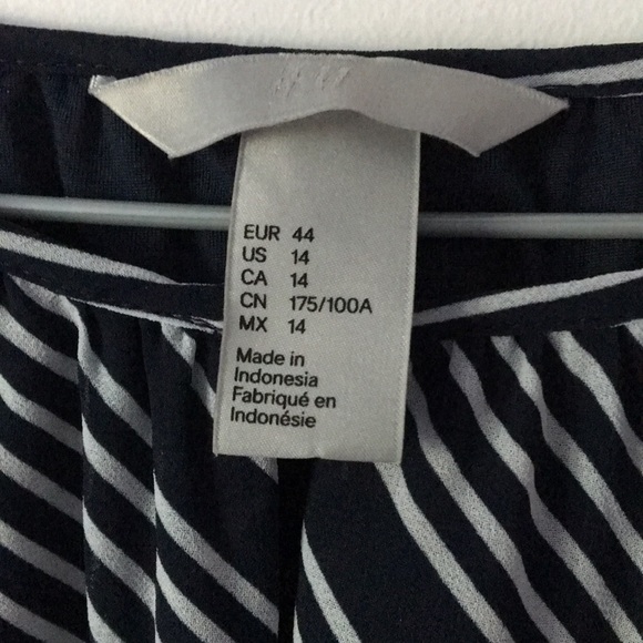 H&M Navy Blue + White Line Patterned Long Sleeve Dress - Picture 5 of 6